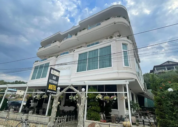 Hotel Ujvara
