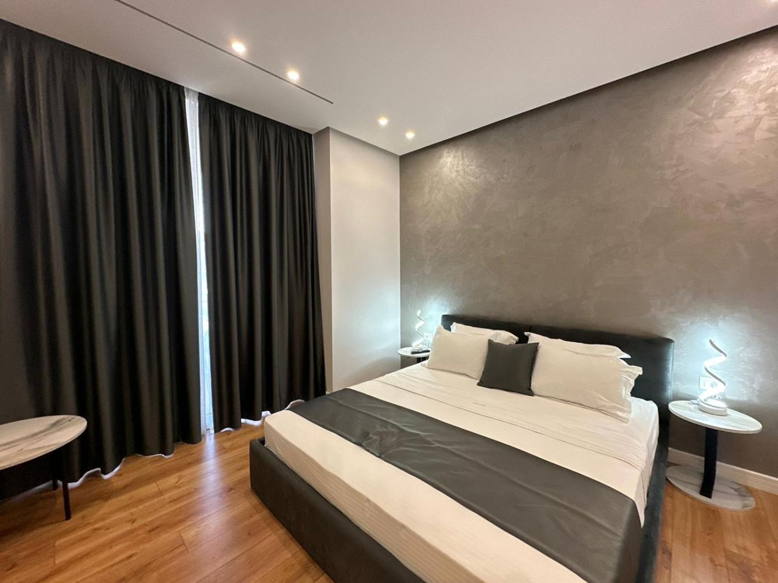 Ujvara Hotel *