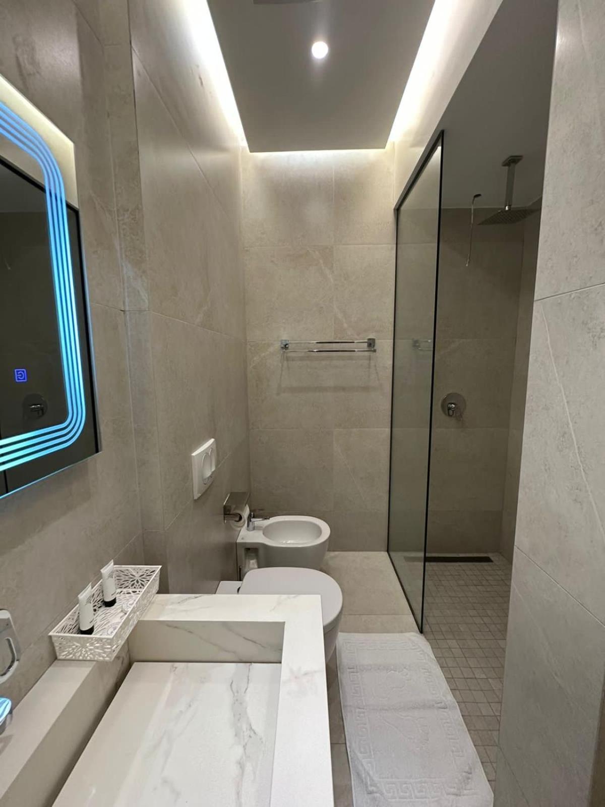 Ujvara Hotel Belsh